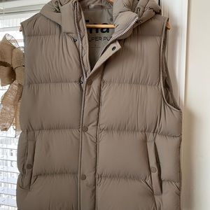 ARITZIA/TNA PUFF VEST